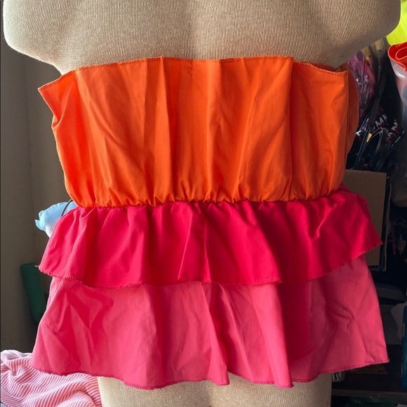 Colorful Strapless Ruffled Blouse - Picture 2 of 4